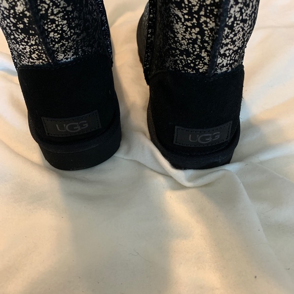 Ugg Classic Short II Foil Glam - Picture 3 of 4